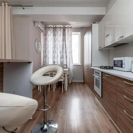 Apartment Lev Tolstoi Street New Grand *