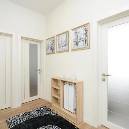 Lev Tolstoi Street New Grand Apartment